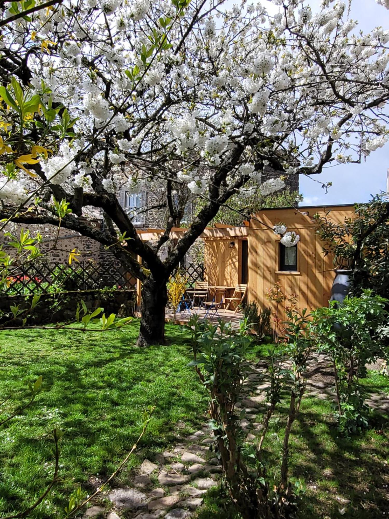 La Maisonnette Sous Le Cerisier Bergonne 외부 사진
